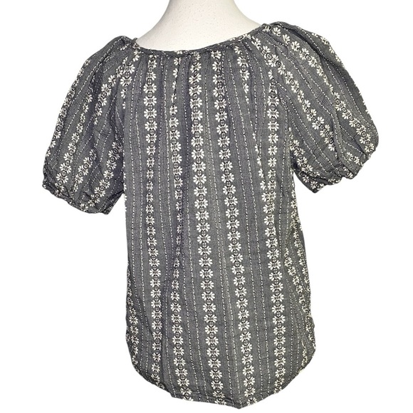 Cato Bohemian Short Puff Sleeve Floral Gray Women's Top - Picture 2 of 12